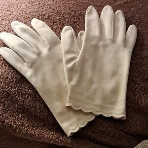 Fownes Dress Gloves. Vintage Bride/Bride's Maid. Wrist Length Or Bridgerton-wear